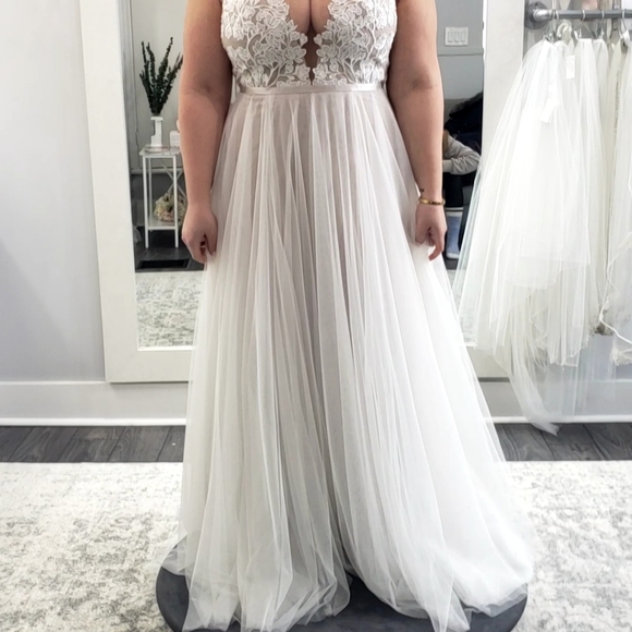 Wtoo Wedding Dress - Picture 1 of 9